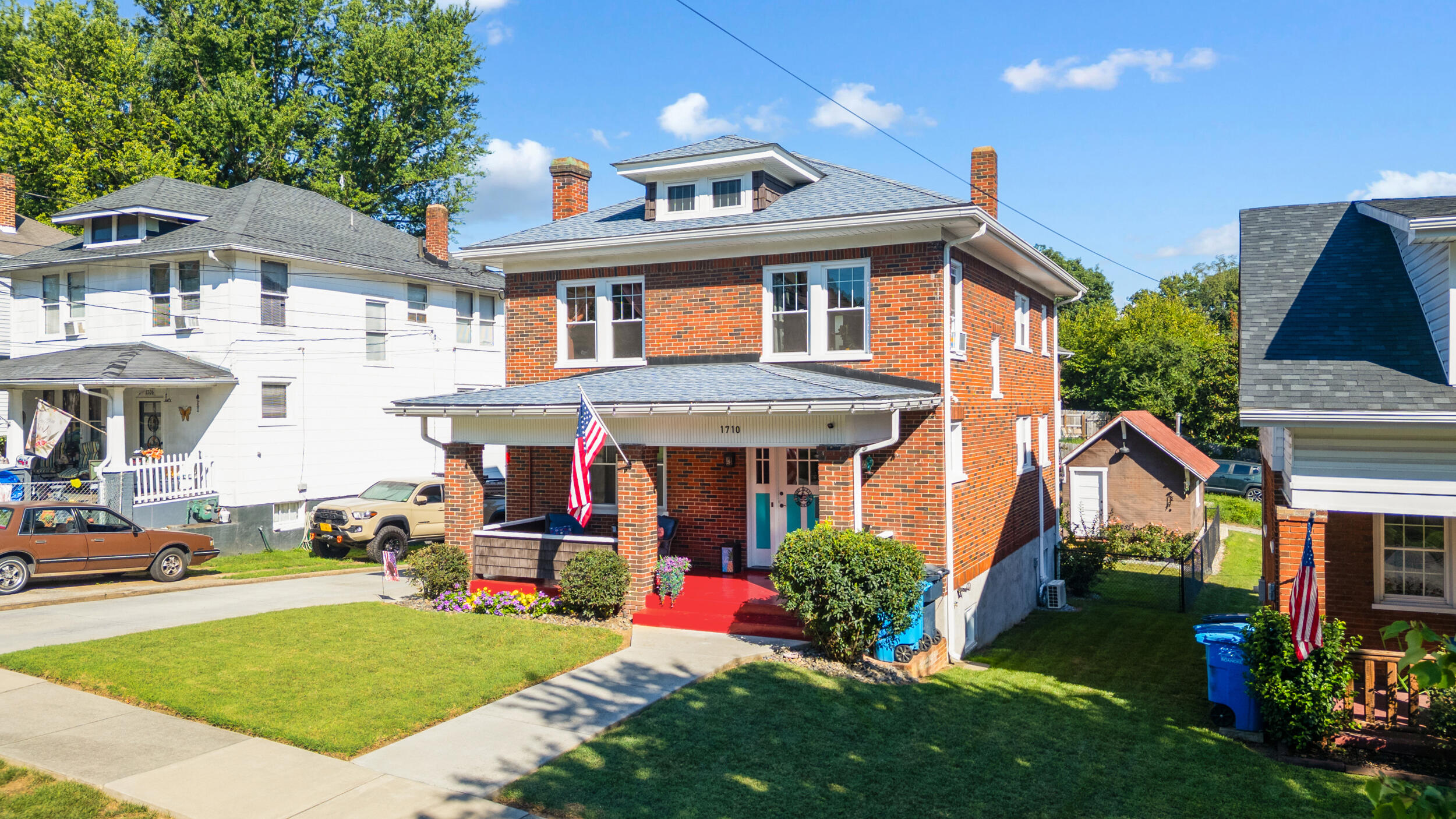 1710 Kenwood BLVD SE