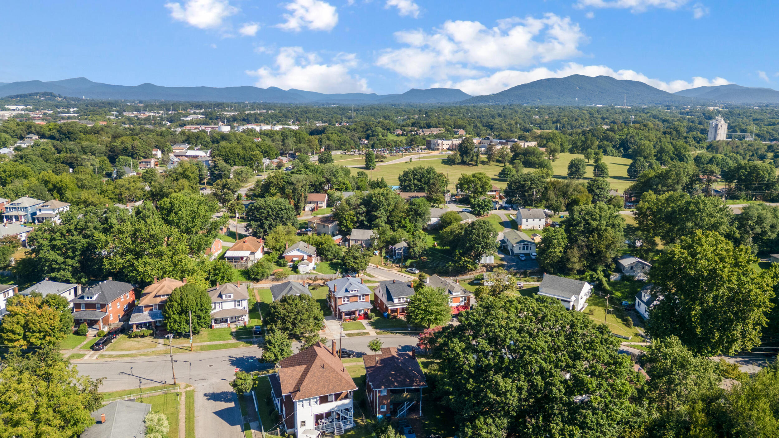 1710 Kenwood BLVD SE