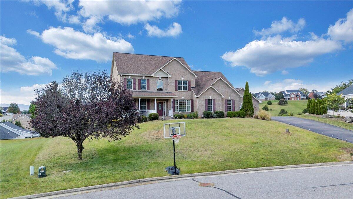 31 Fairway CT