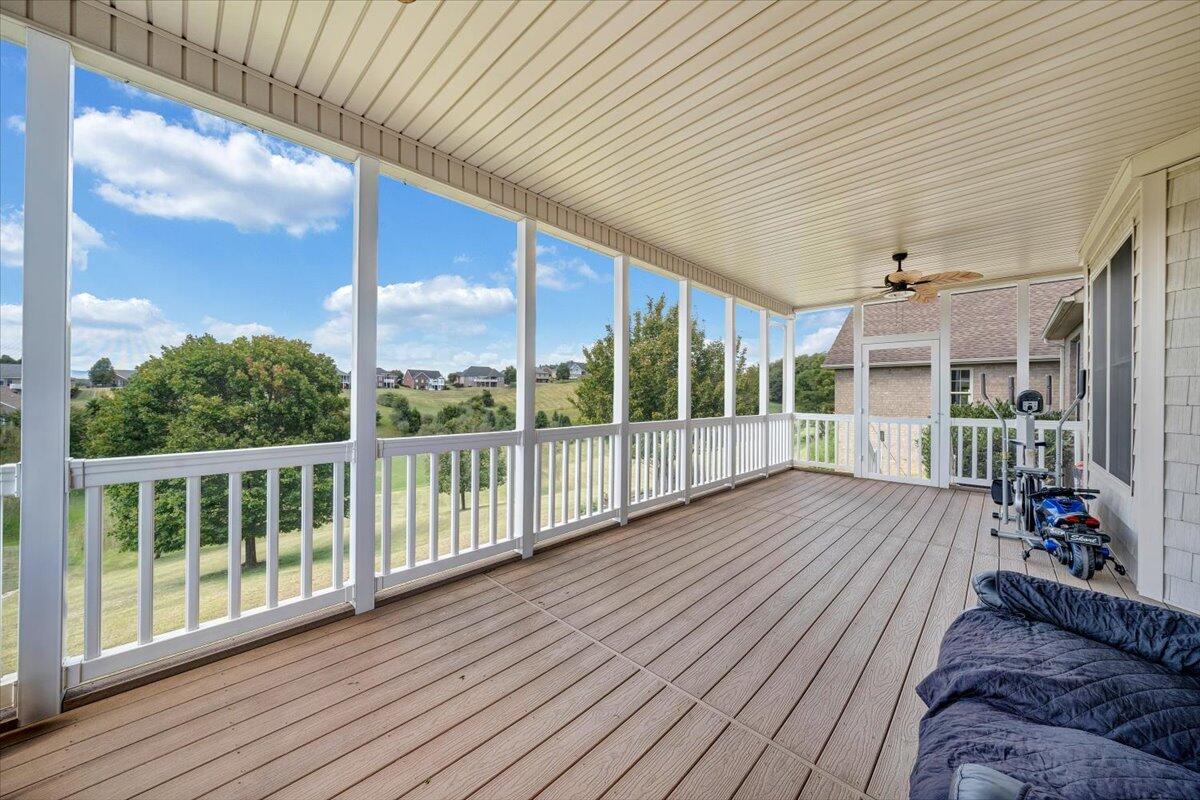 31 Fairway CT