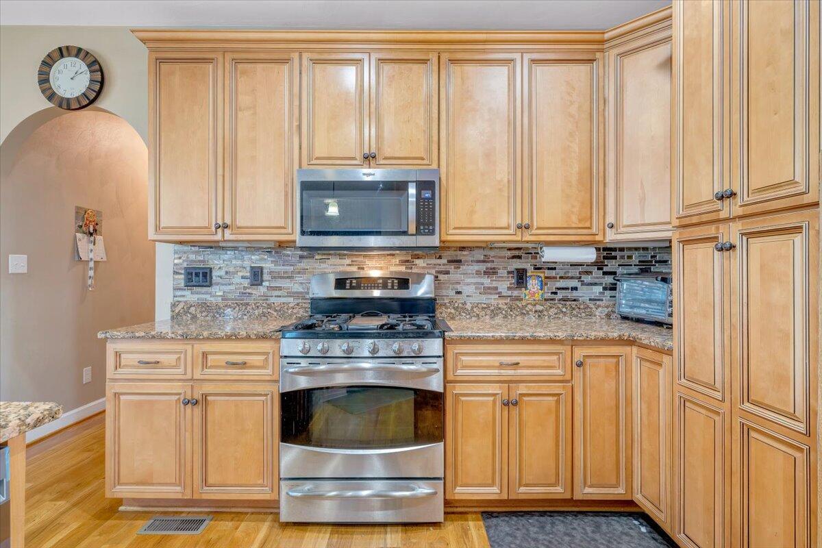 31 Fairway CT
