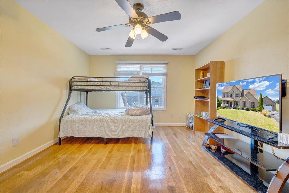 31 Fairway CT