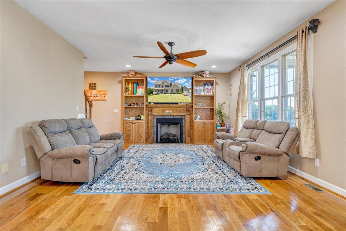 31 Fairway CT