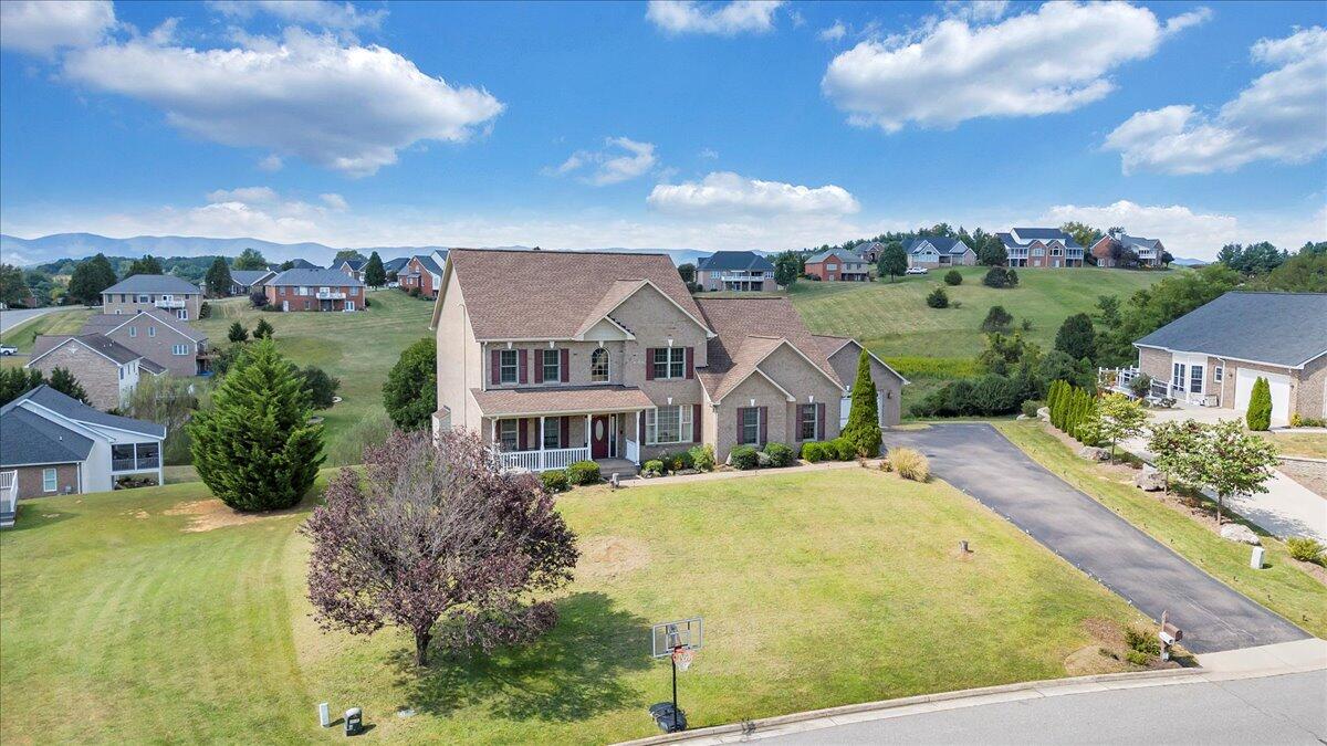 31 Fairway CT