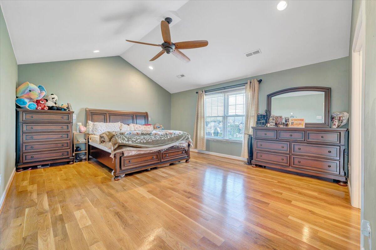 31 Fairway CT