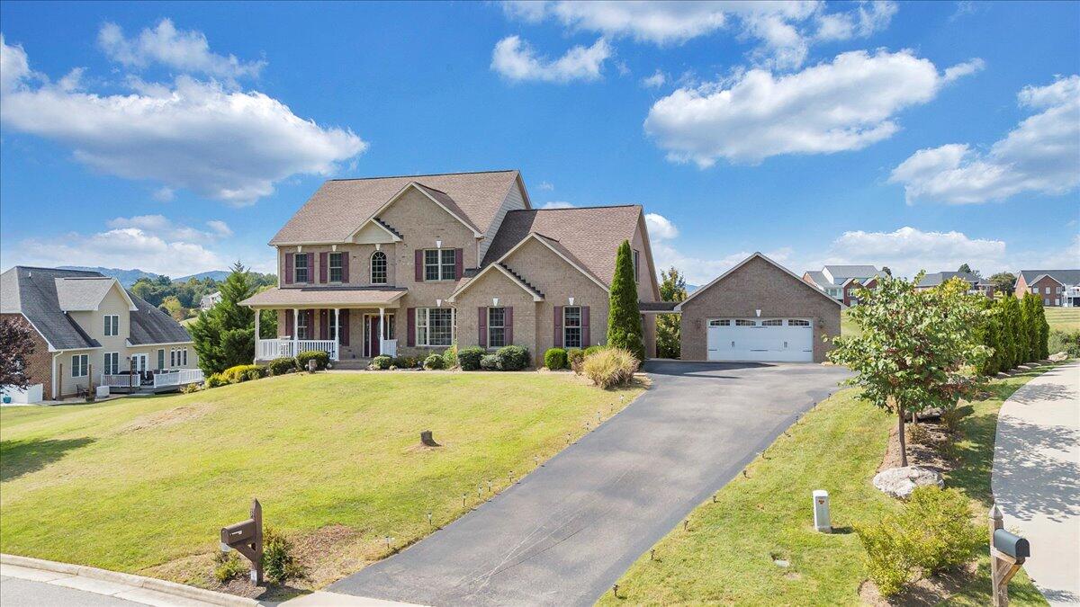 31 Fairway CT