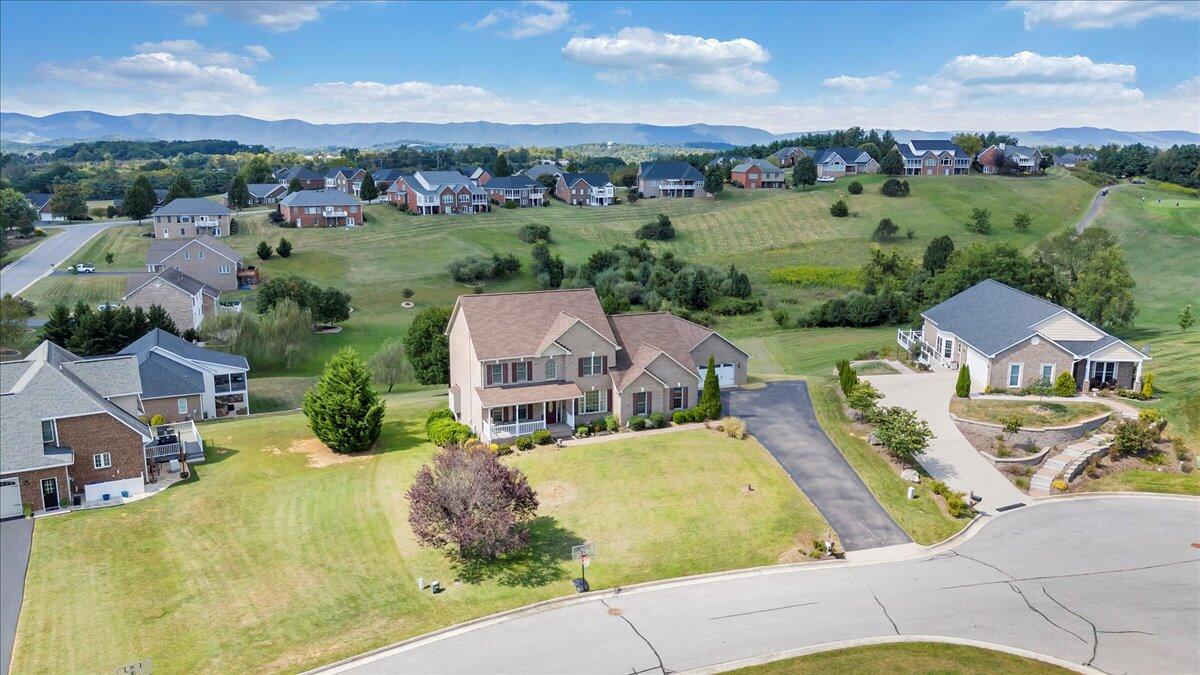 31 Fairway CT