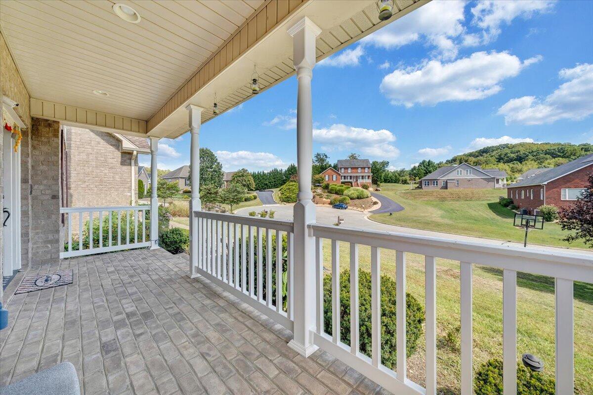 31 Fairway CT