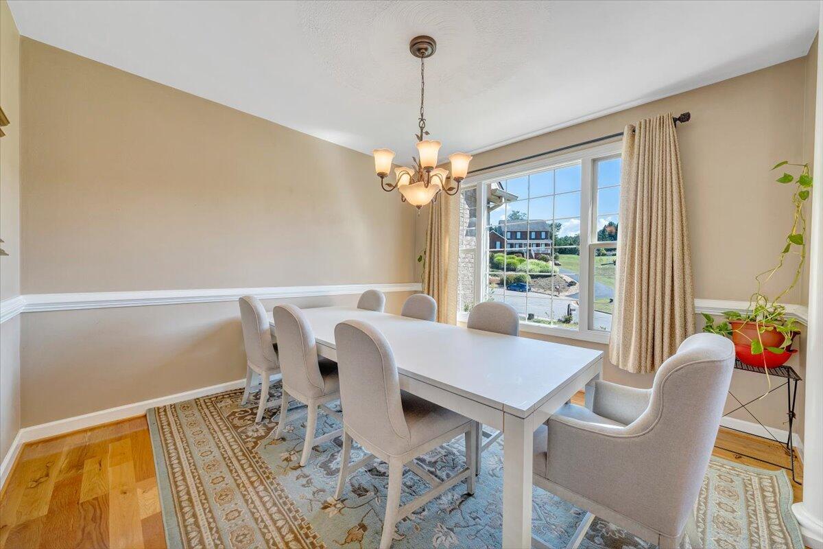 31 Fairway CT