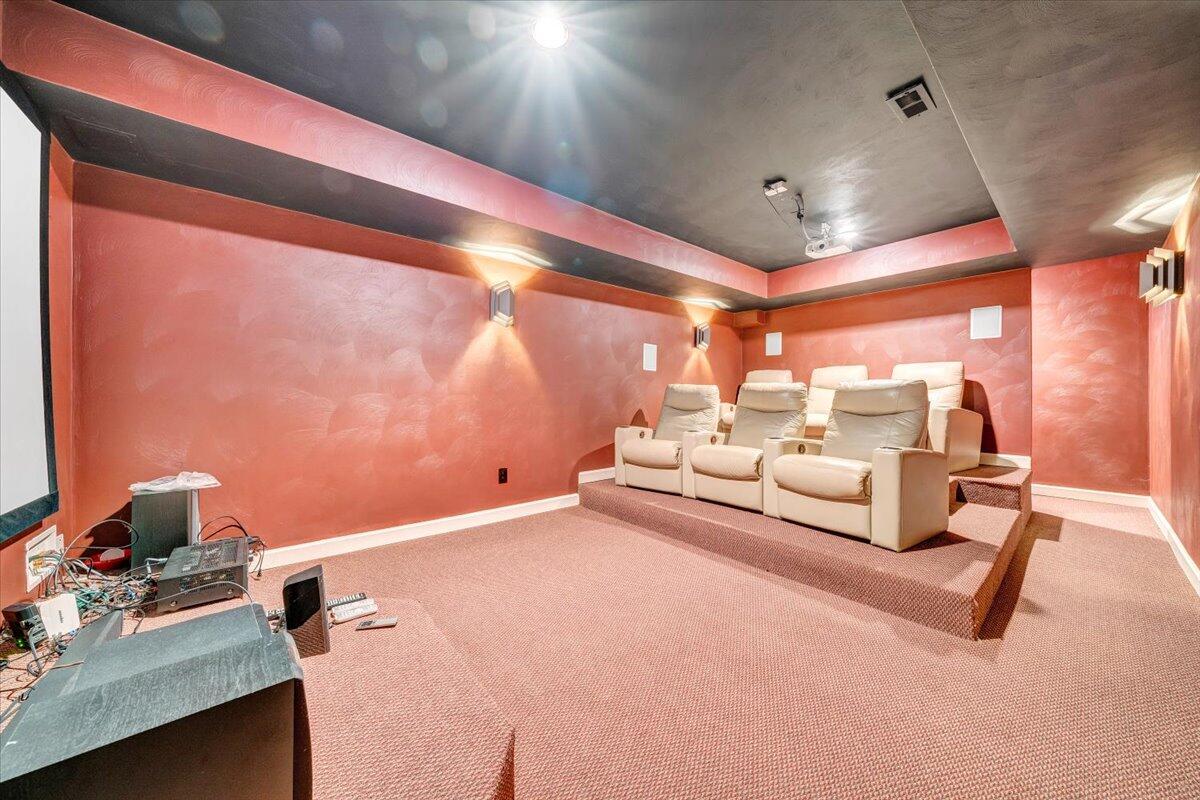 31 Fairway CT