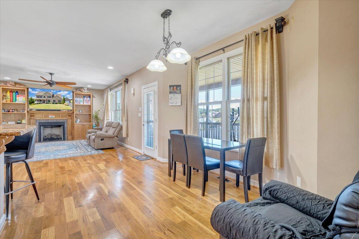 31 Fairway CT