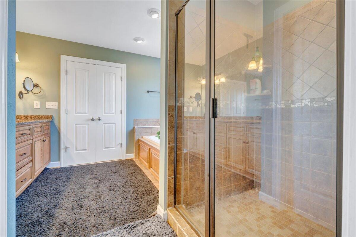 31 Fairway CT