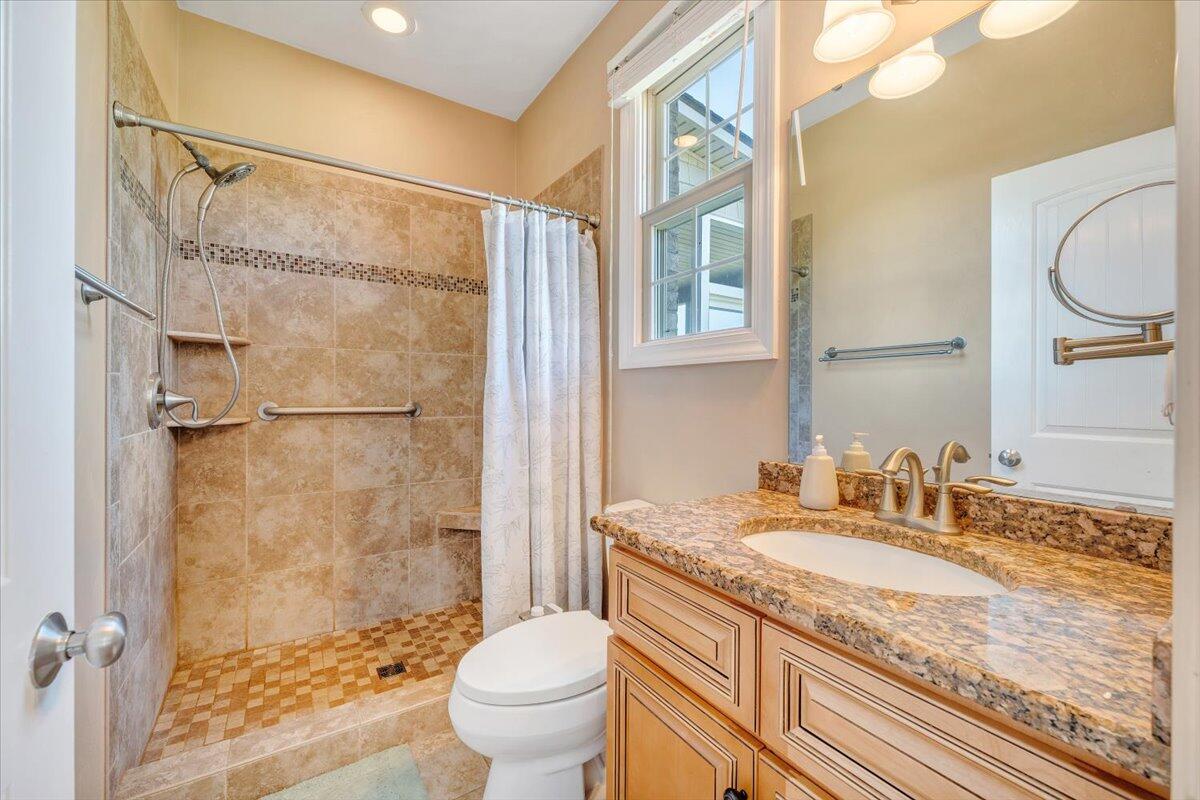 31 Fairway CT
