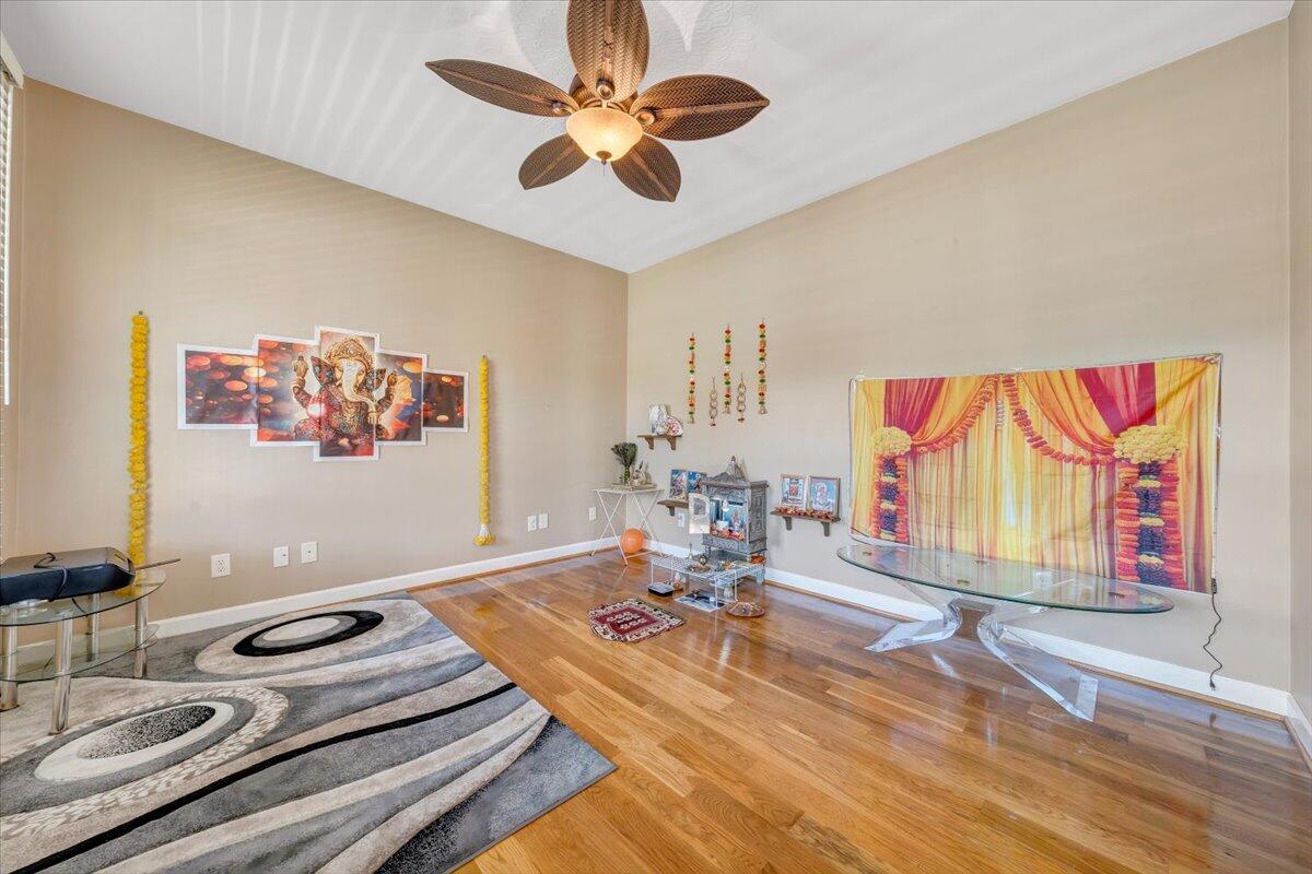 31 Fairway CT