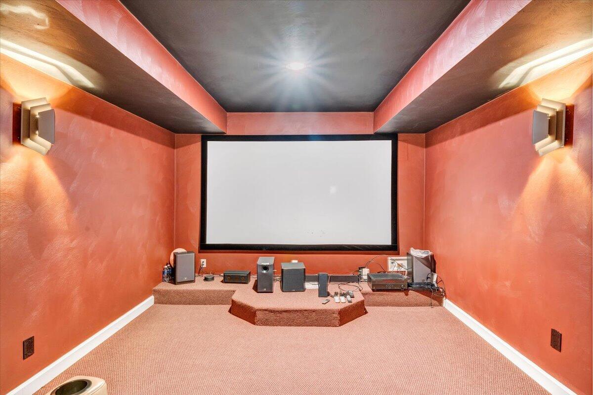 31 Fairway CT