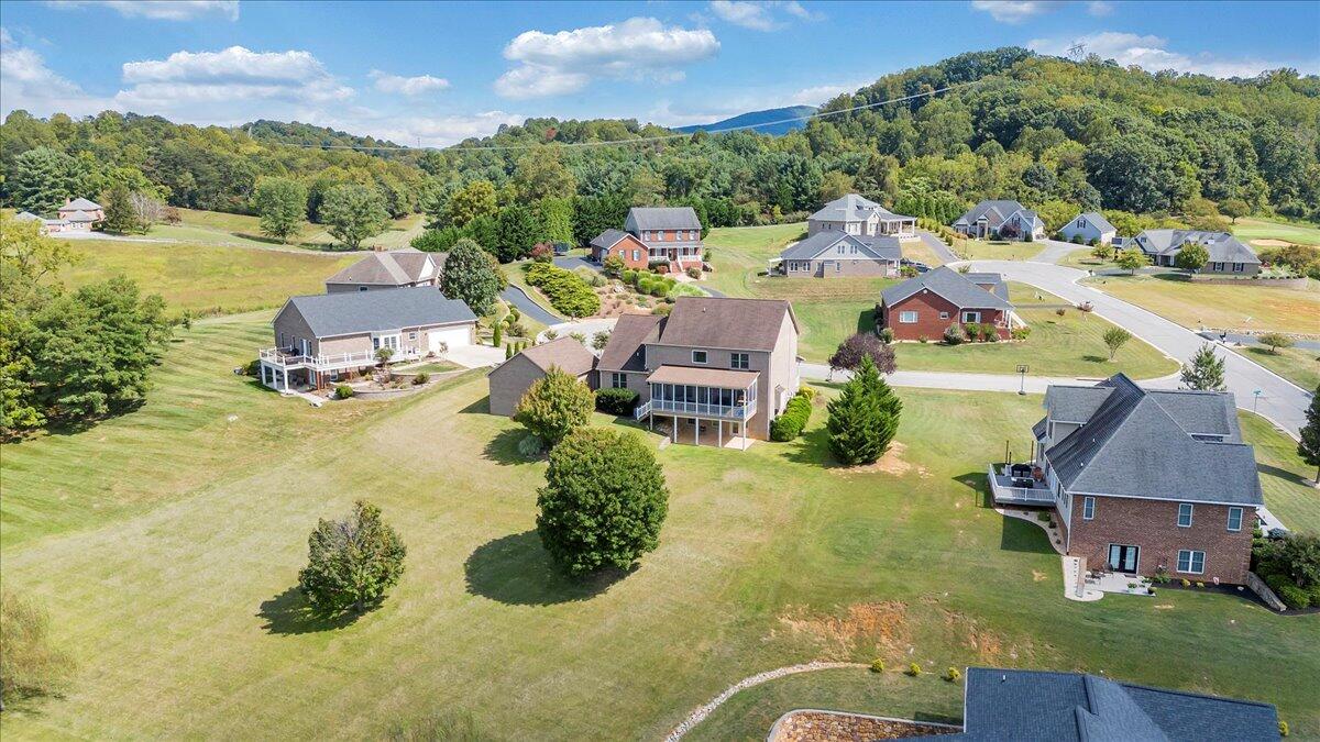 31 Fairway CT