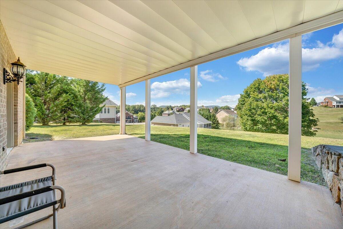 31 Fairway CT