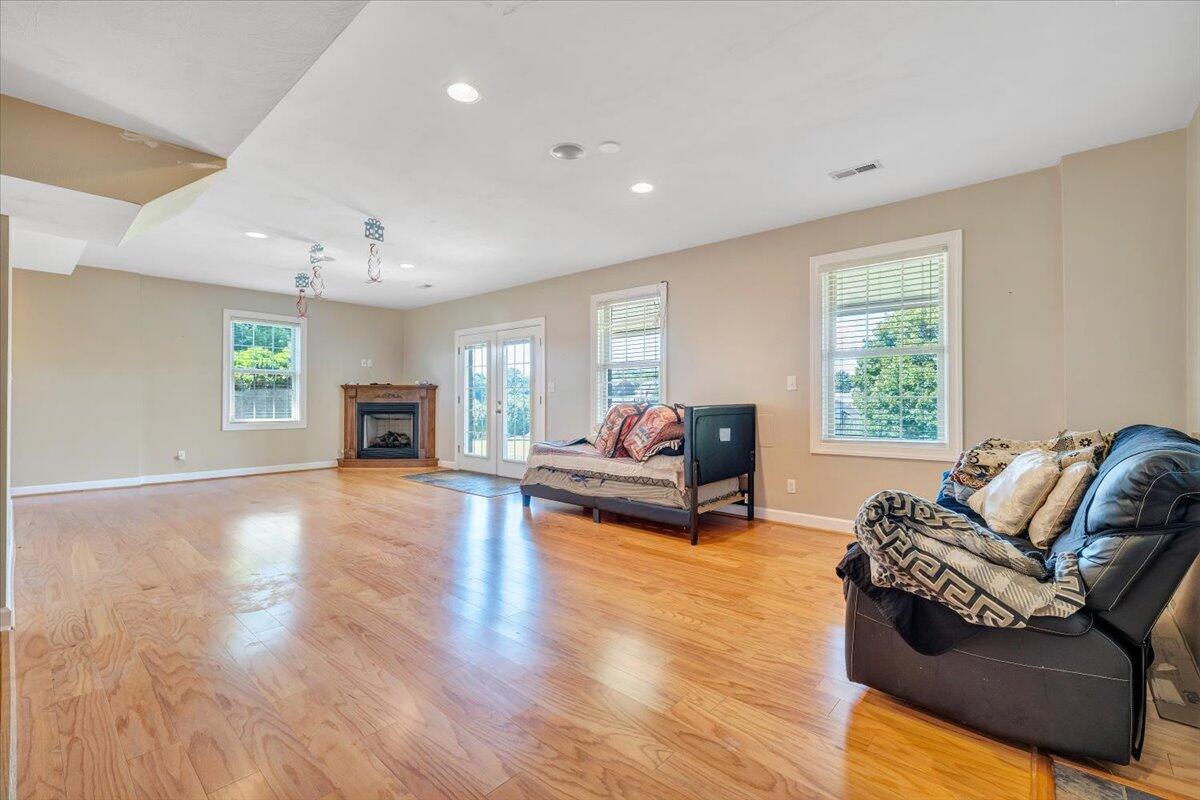 31 Fairway CT