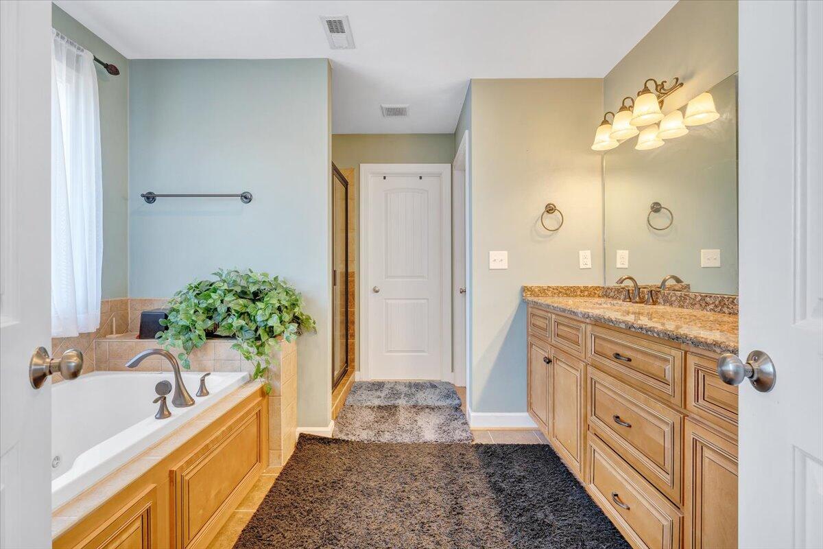 31 Fairway CT