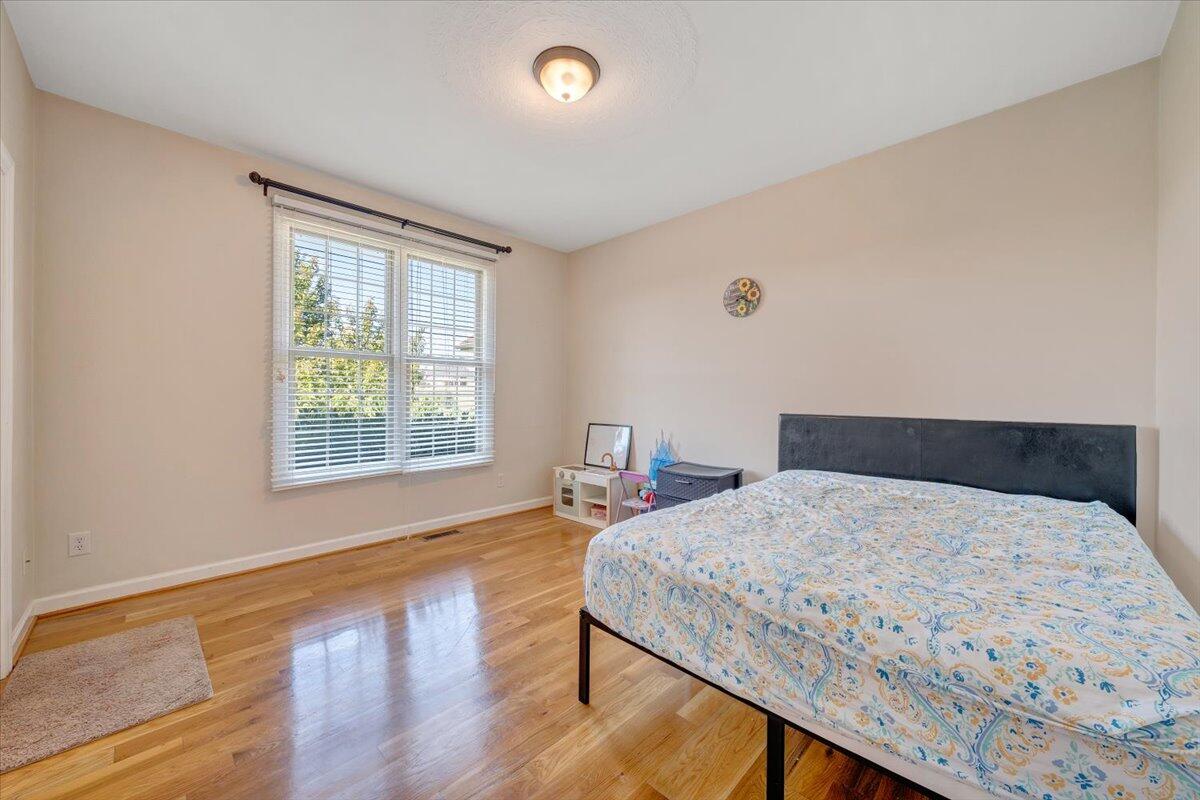 31 Fairway CT