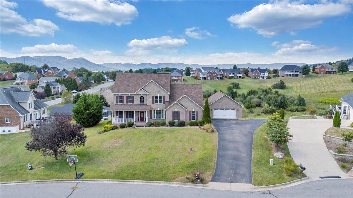 31 Fairway CT