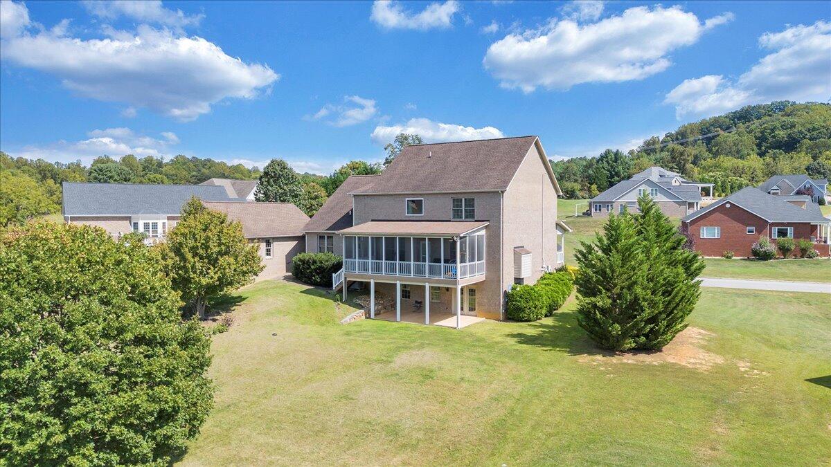 31 Fairway CT
