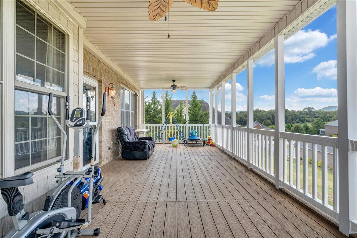 31 Fairway CT