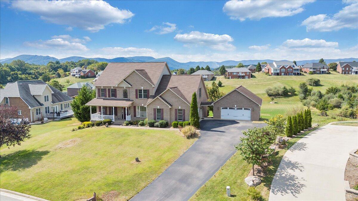 31 Fairway CT