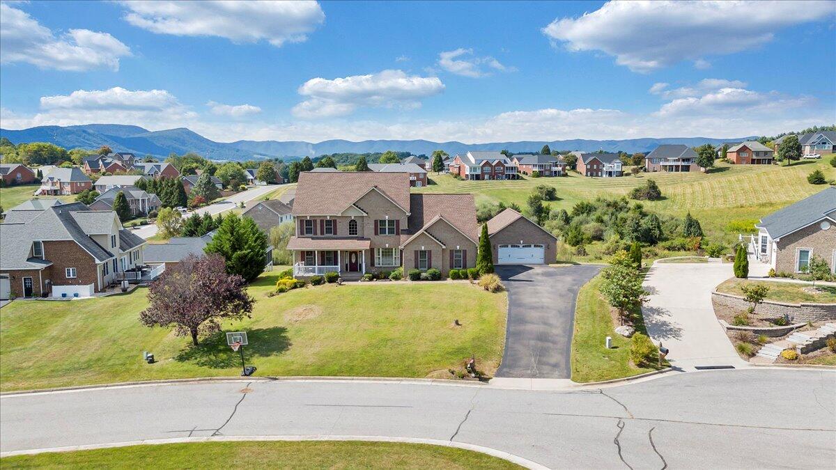 31 Fairway CT