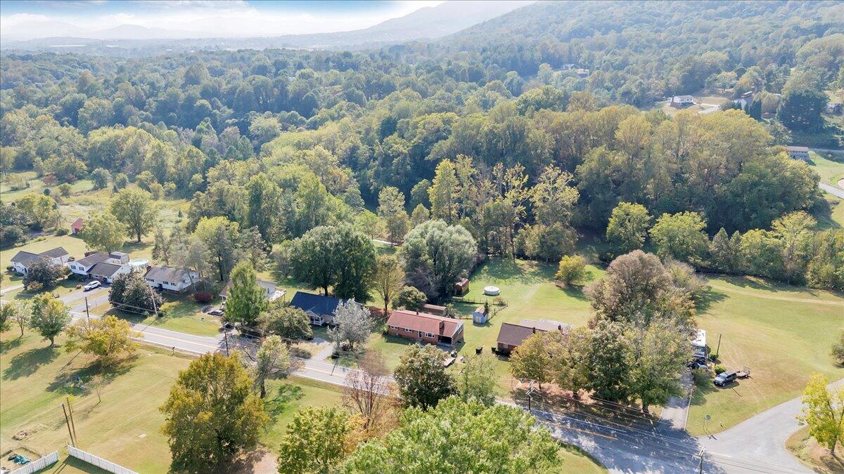 1047 Laymantown RD