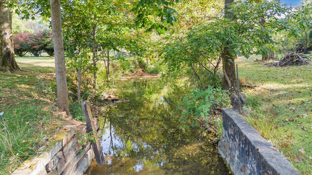 1047 Laymantown RD