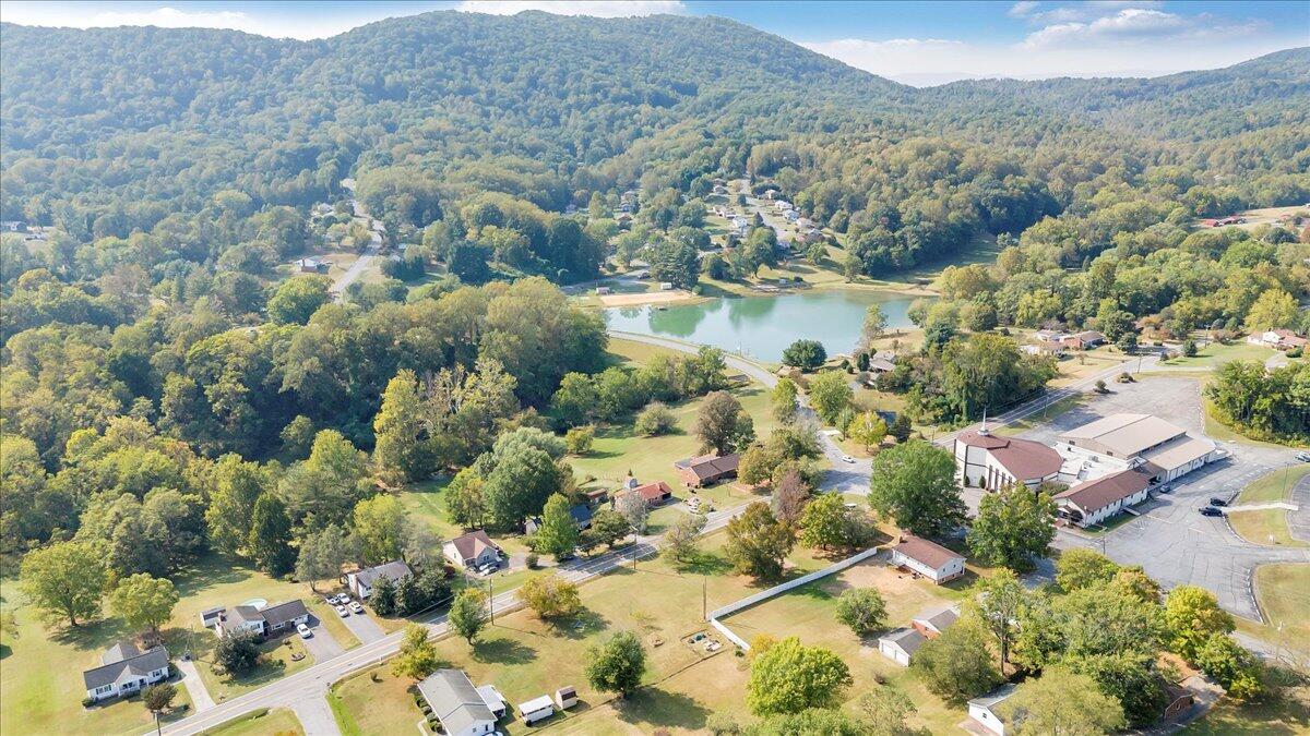 1047 Laymantown RD