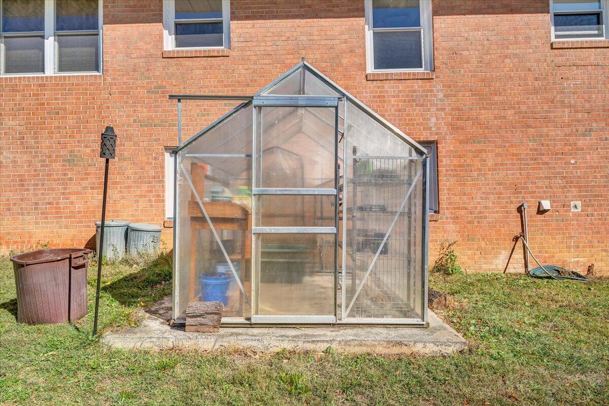 1047 Laymantown RD