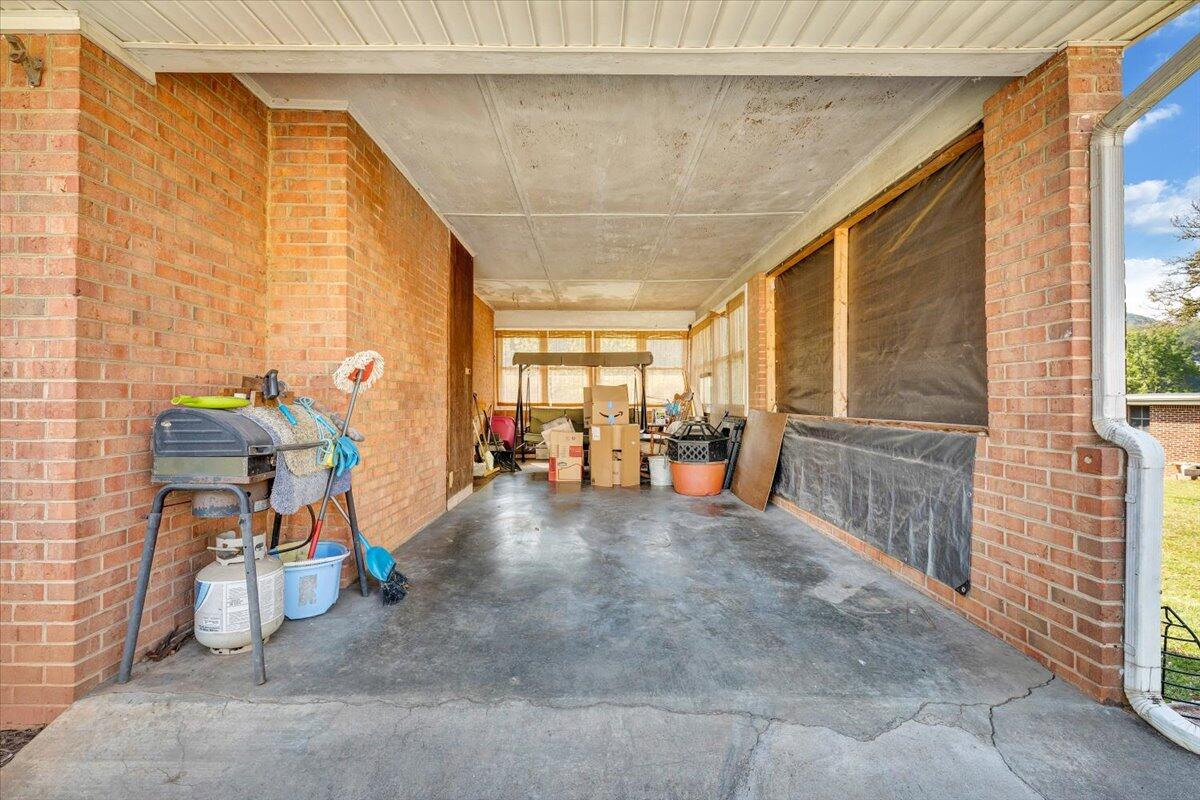 1047 Laymantown RD