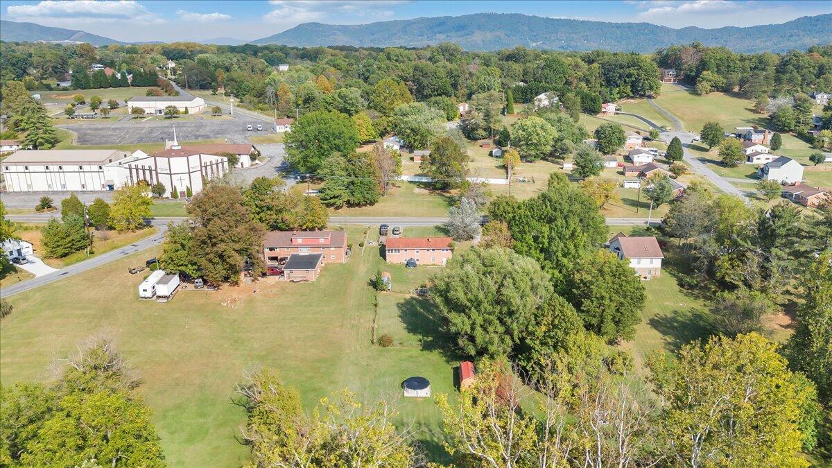 1047 Laymantown RD