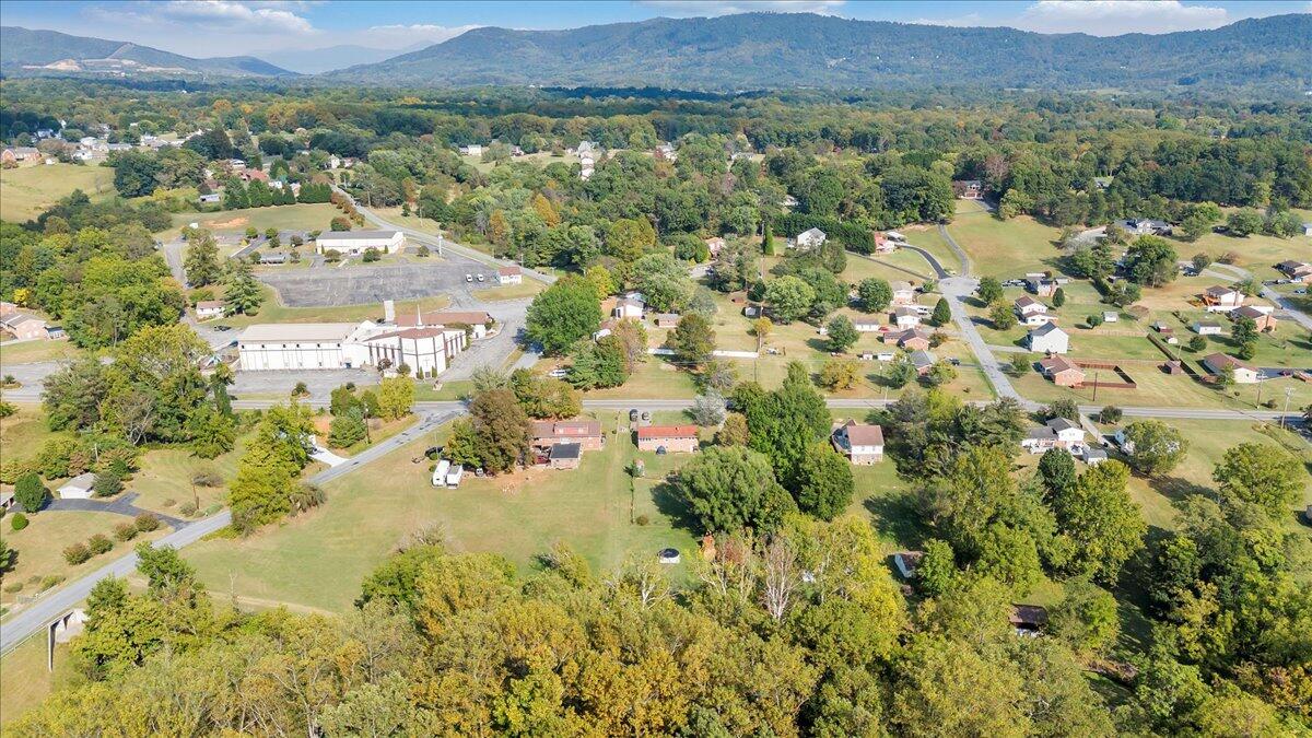 1047 Laymantown RD