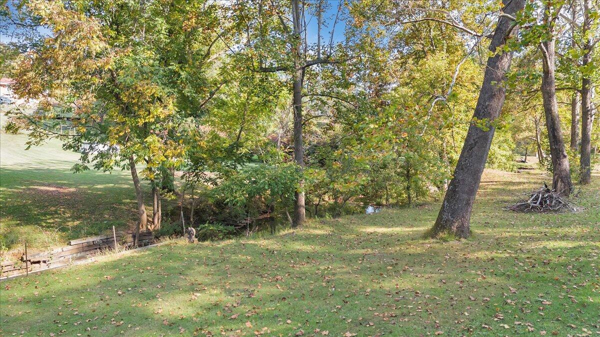 1047 Laymantown RD