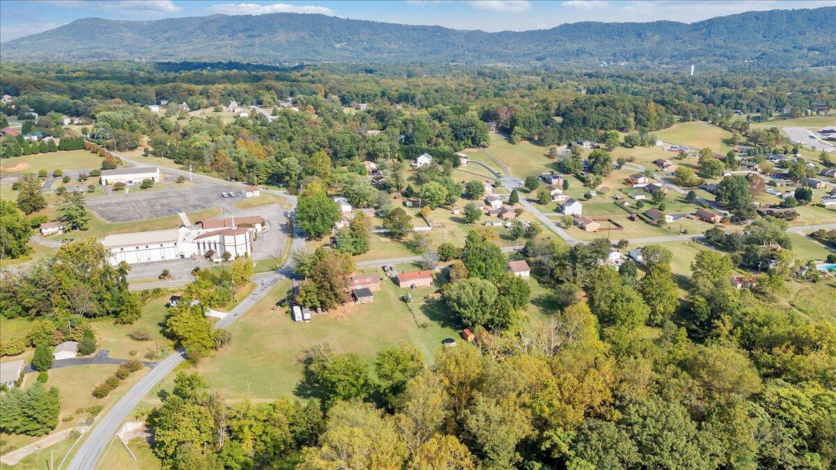 1047 Laymantown RD