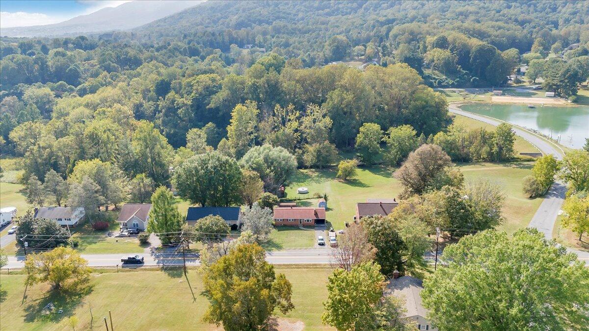 1047 Laymantown RD
