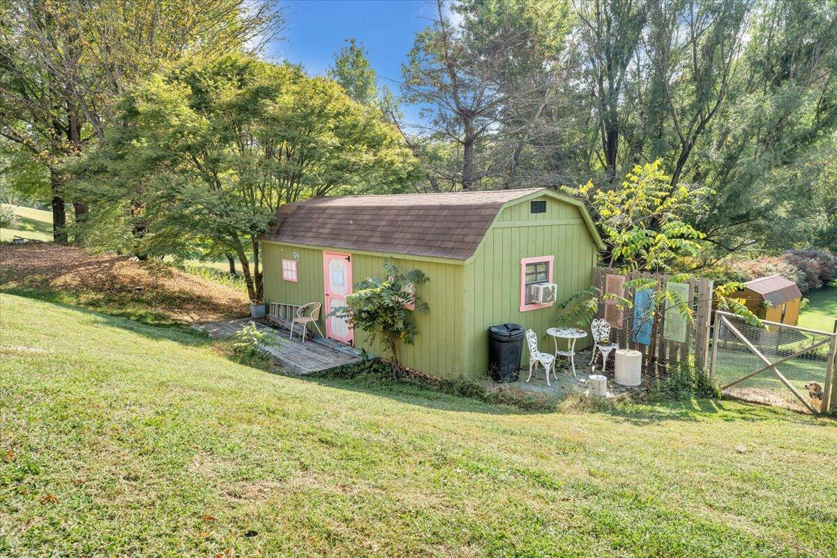 1047 Laymantown RD