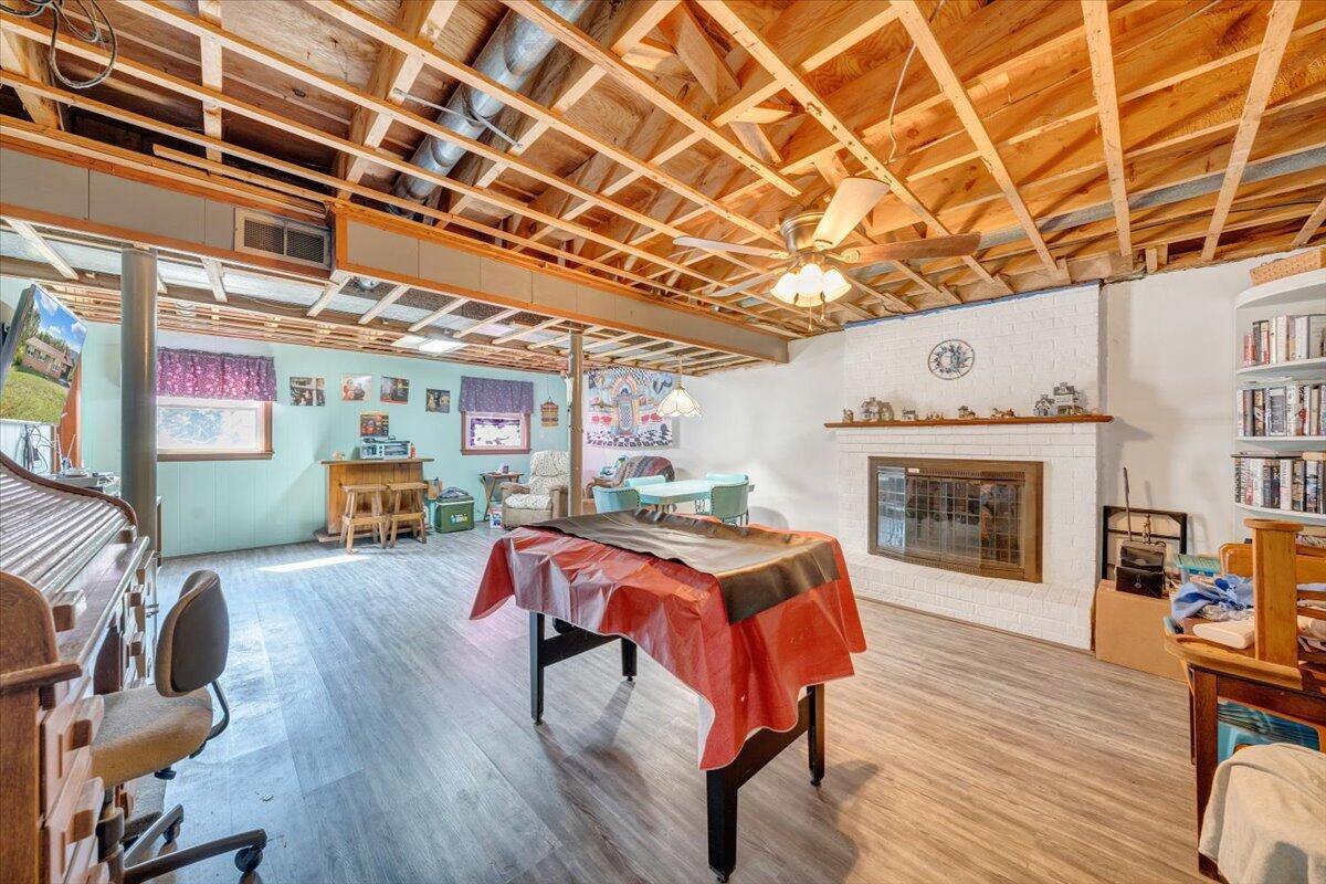1047 Laymantown RD