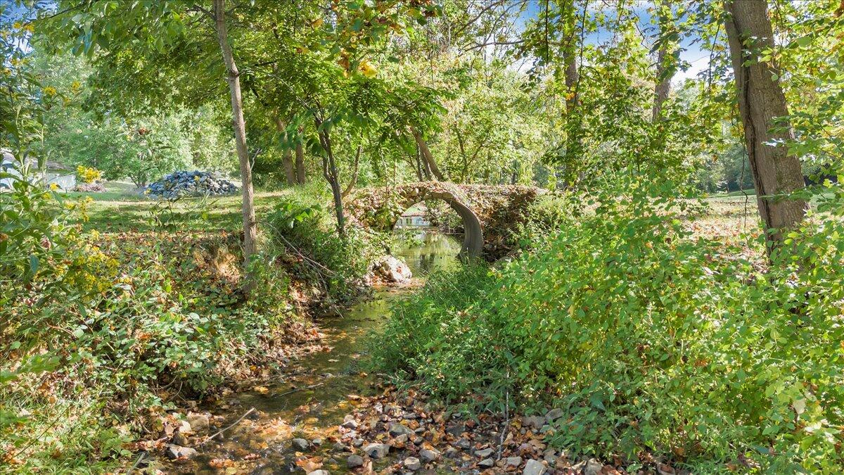1047 Laymantown RD