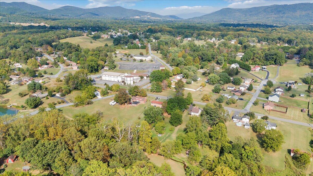 1047 Laymantown RD