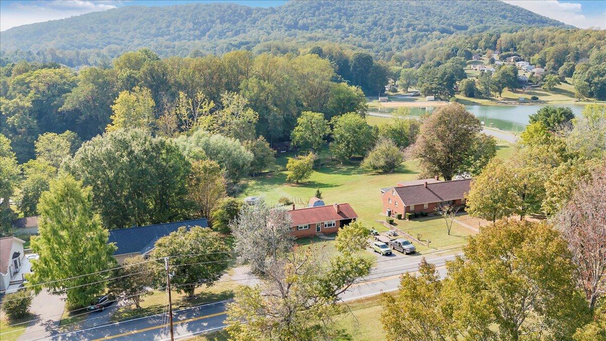 1047 Laymantown RD