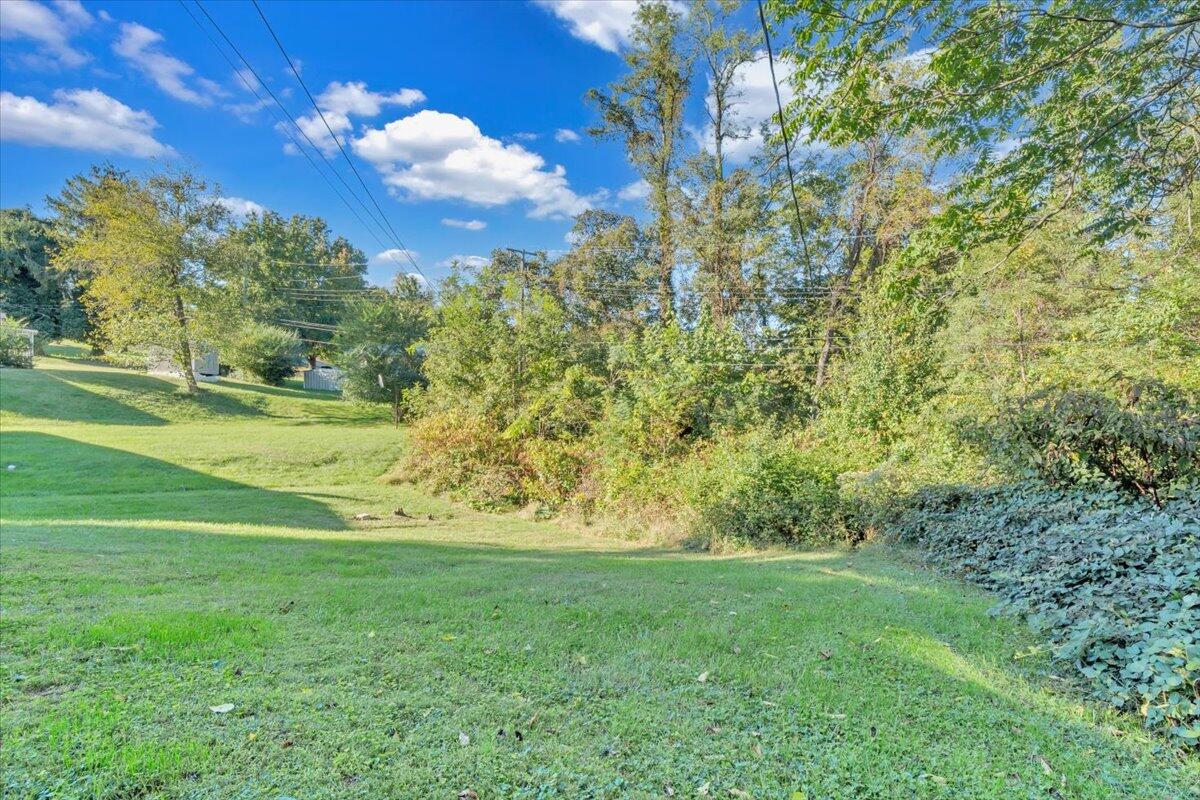 2633 Springhill DR NW