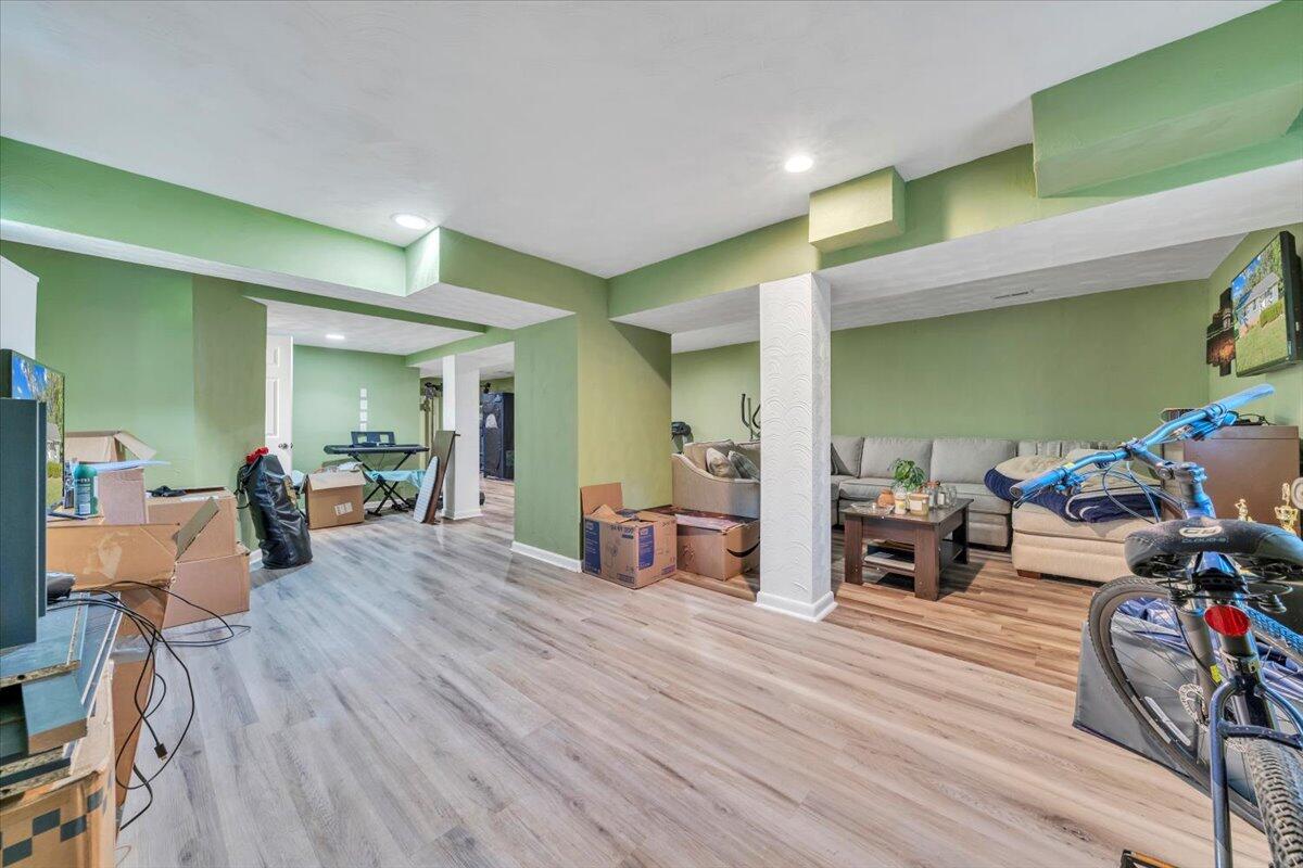 2633 Springhill DR NW