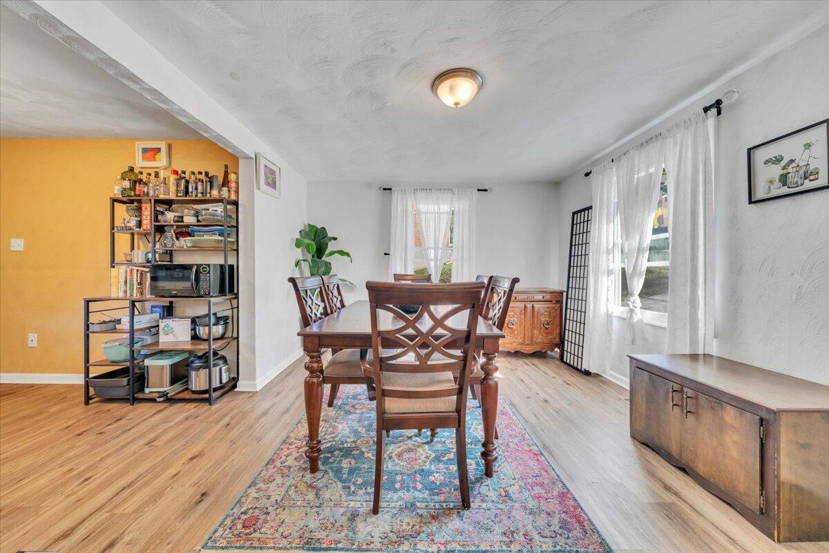 2633 Springhill DR NW