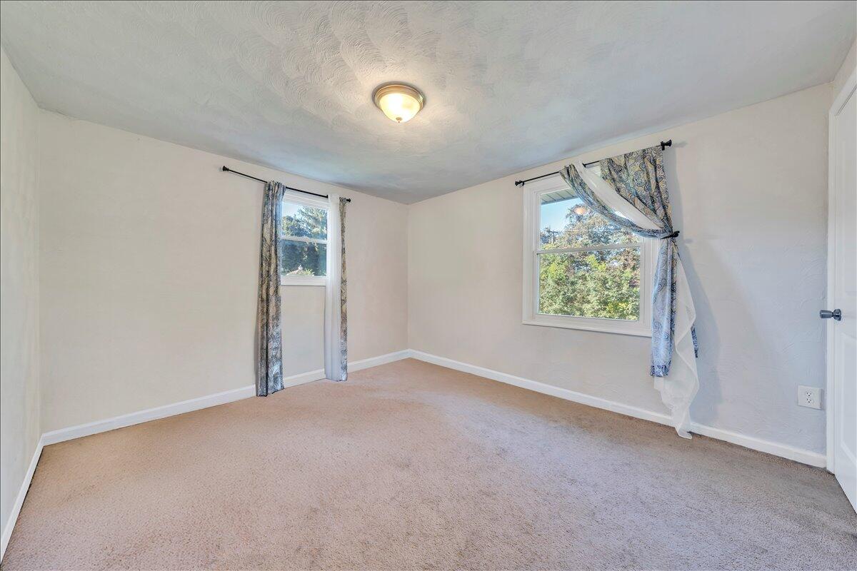 2633 Springhill DR NW