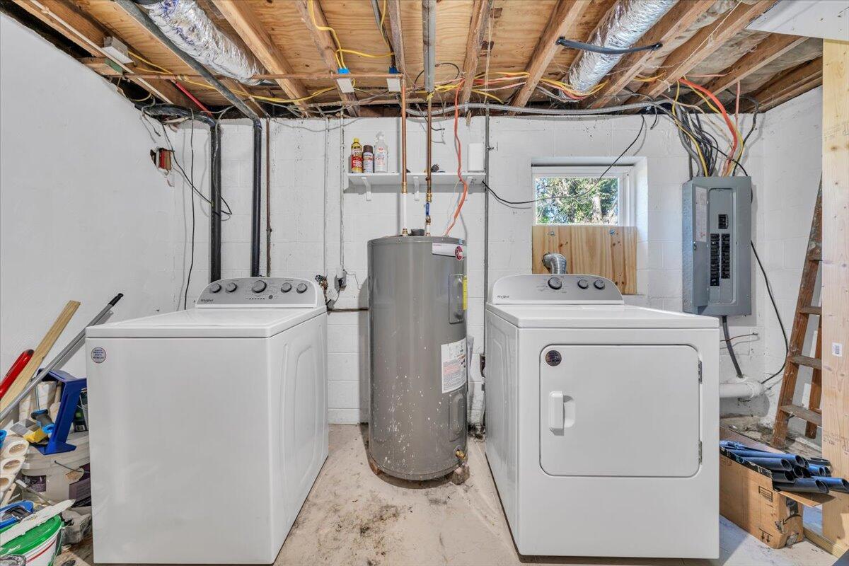 2633 Springhill DR NW