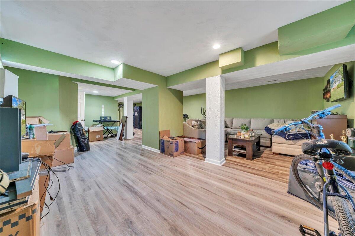 2633 Springhill DR NW